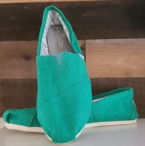 Toms Classic Canvas Green NWOT W12 M10